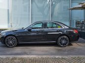 Cần bán gấp Mercedes C200 Exclusive đời 2018, màu đen