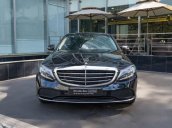 Cần bán gấp Mercedes C200 Exclusive đời 2018, màu đen