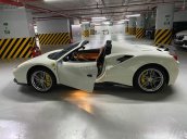 Siêu xe Ferrari 488 sản xuất năm 2017, màu trắng, mui trần cần bán lại