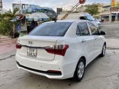 Bán Hyundai Grand i10 đời 2019, màu trắng, số sàn 