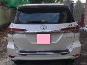 Bán Toyota Fortuner đời 2017, màu trắng còn mới