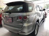 Bán xe Toyota Fortuner 2.7 năm sản xuất 2012, màu bạc còn mới, giá 580tr