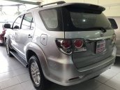 Bán xe Toyota Fortuner 2.7 năm sản xuất 2012, màu bạc còn mới, giá 580tr