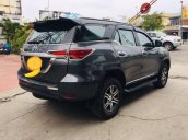 Bán Toyota Fortuner năm 2018, màu xám, số sàn