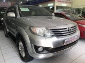 Bán xe Toyota Fortuner 2.7 năm sản xuất 2012, màu bạc còn mới, giá 580tr