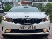 Cần bán gấp Kia Cerato 2018, màu trắng