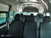 Cần bán Toyota Hiace 2015, màu bạc, nhập khẩu