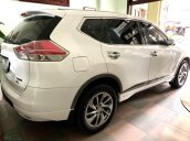 Cần bán gấp Nissan X trail đời 2017, màu trắng