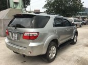 Cần bán Toyota Fortuner năm sản xuất 2011, màu bạc