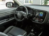 Bán ô tô Mitsubishi Outlander 2.0 Premium đời 2020, màu trắng, giá 950tr