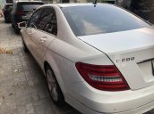 Bán chiếc Mercedes-Benz C200 đời 2011 xe gia đình còn rất mới