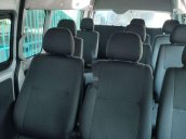 Cần bán Toyota Hiace 2015, màu bạc, nhập khẩu