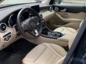 Mercedes GLC300 đời 2017 màu đen, bản đủ xe đẹp giá rẻ