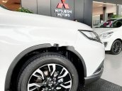 Bán ô tô Mitsubishi Outlander 2.0 Premium đời 2020, màu trắng, giá 950tr