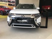 Bán Mitsubishi Outlander đời 2020, màu trắng, 825tr