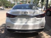 Cần bán xe Mazda 6 2.0 Premium năm sản xuất 2017, màu trắng