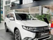 Bán ô tô Mitsubishi Outlander 2.0 Premium đời 2020, màu trắng, giá 950tr