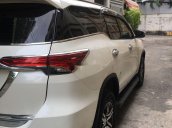 Bán Toyota Fortuner sản xuất 2017, màu trắng xe gia đình