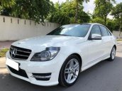 Bán xe Mercedes C300 AMG 2012, màu trắng còn mới giá cạnh tranh