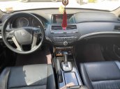 Cần bán gấp Honda Accord 2.0AT đời 2011, màu trắng, nhập khẩu, chính chủ sử dụng