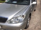 Cần bán lại xe Toyota Camry năm 2005 còn mới, giá tốt