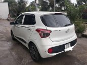 Cần bán gấp Hyundai Grand i10 sản xuất 2017, màu trắng  