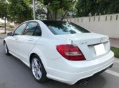 Bán xe Mercedes C300 AMG 2012, màu trắng còn mới giá cạnh tranh