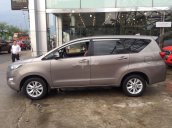 Bán Toyota Innova năm 2017 số sàn