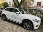 Bán Mercedes GLC 4Matic đời 2018, màu trắng còn mới