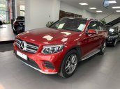 Cần bán xe Mercedes GLC  4Matic đời 2019, màu đỏ còn mới