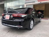 Bán Toyota Camry 2.5Q sản xuất năm 2019, màu đen, xe nhập