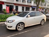 Cần bán gấp Hyundai Avante đời 2012, màu trắng xe gia đình giá cạnh tranh