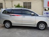 Cần bán xe Toyota Innova 2.0V sản xuất năm 2014, màu bạc  