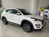 Cần bán Hyundai Tucson đời 2020, màu trắng, giá 878tr