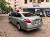 Cần bán xe Nissan Teana năm sản xuất 2010, màu bạc