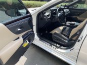 Cần bán xe Lexus ES năm sản xuất 2019, màu trắng, nhập khẩu còn mới