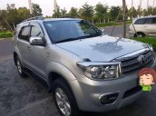 Cần bán Toyota Fortuner sản xuất năm 2009, màu bạc, nhập khẩu