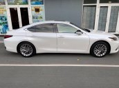 Cần bán xe Lexus ES năm sản xuất 2019, màu trắng, nhập khẩu còn mới