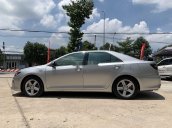 Cần bán gấp Toyota Camry 2.5Q sản xuất năm 2016, màu bạc, 900tr