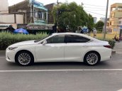 Cần bán xe Lexus ES năm sản xuất 2019, màu trắng, nhập khẩu còn mới