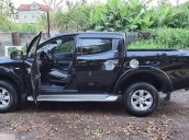 Cần bán lại xe Mitsubishi Triton đời 2017, màu đen, nhập khẩu xe gia đình