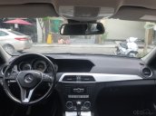 Bán Mercedes C200 đời 2011, màu đen