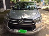 Cần bán Toyota Innova 2.0E đời 2018 xe gia đình, 610 triệu