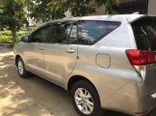 Cần bán Toyota Innova 2.0E đời 2018 xe gia đình, 610 triệu