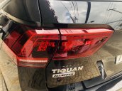 Cần bán gấp Volkswagen Tiguan năm 2017, màu đen, nhập khẩu