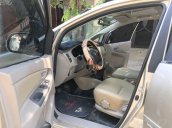 Cần bán lại xe Toyota Innova E đời 2014 số sàn, giá chỉ 397 triệu