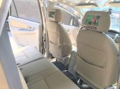 Cần bán lại xe Toyota Innova E đời 2014 số sàn, giá chỉ 397 triệu