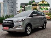 Bán Toyota Innova 2.0E đời 2017, màu bạc, chính chủ  