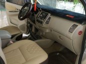 Cần bán xe Toyota Innova E đời 2014 xe gia đình