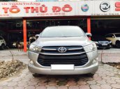 Bán Toyota Innova 2.0E 2017, màu nâu xe gia đình, giá 565tr